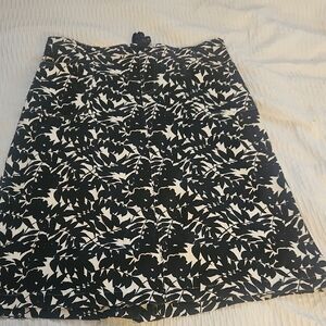Denim&Co Black and White Leaf Print A-Line Skirt
